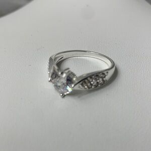 Elegant Silver Women's Ring